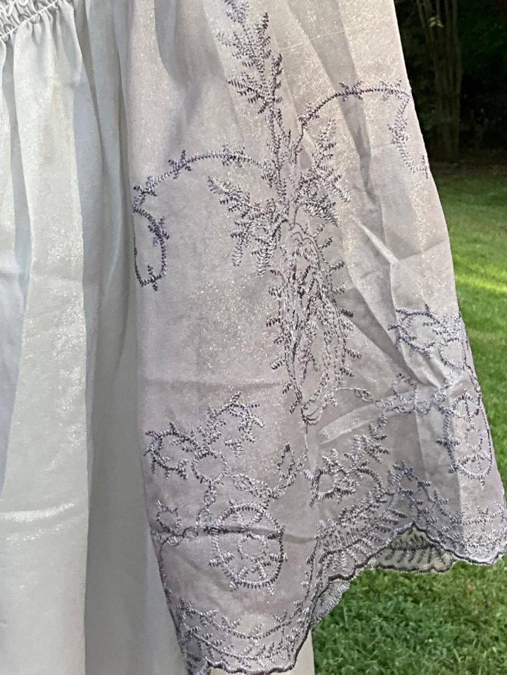 Jannie & Marlis • Sheer Embroidered Boho Tunic • camisole • Gray • Size L - Picture 8 of 11